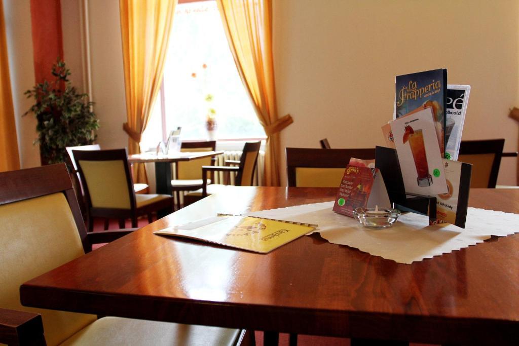 Hotel Slavia Табор Екстериор снимка
